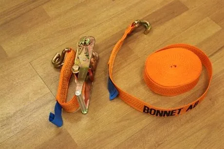 bonnet-1487682